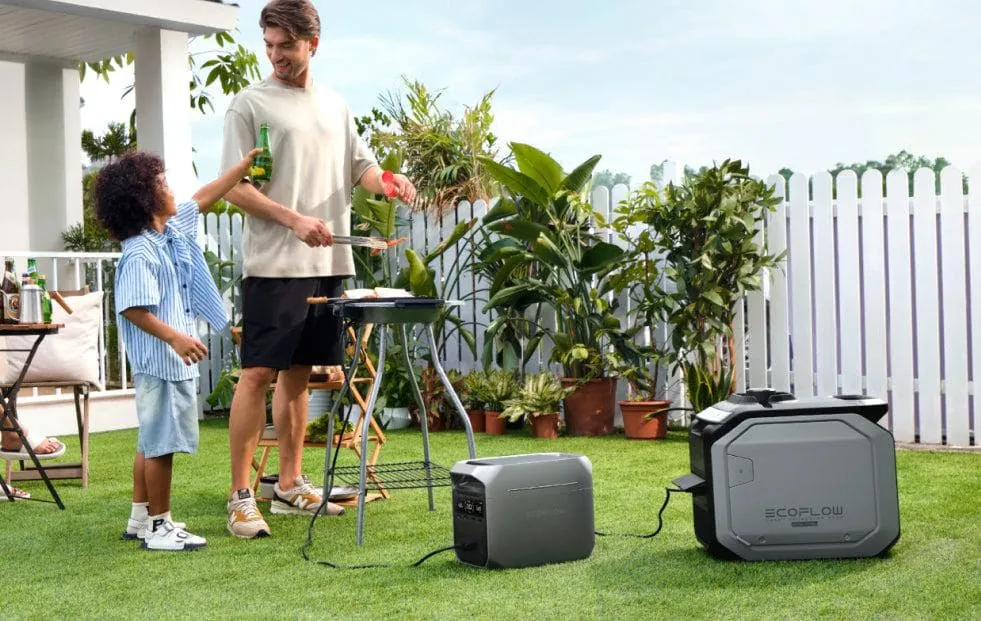 DELTA 3 Plus con batería adicional en un jardín