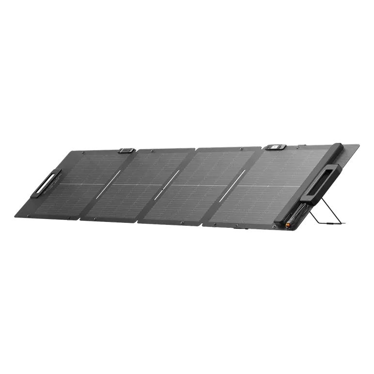 Panel solar ligero EcoFlow 110 W desplegado en ángulo